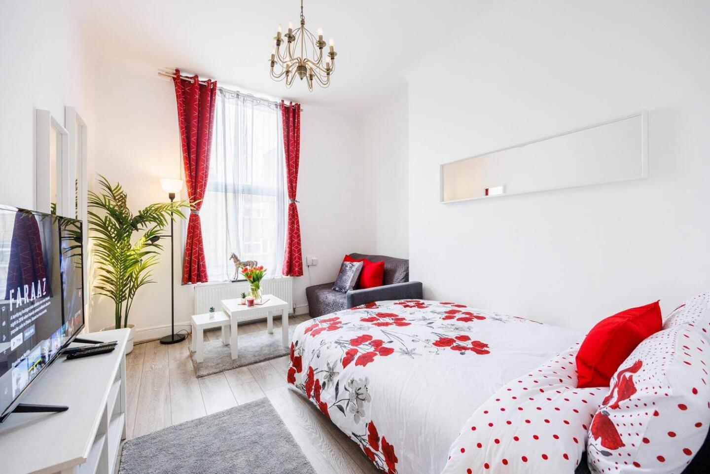 Kensington Charming And Bright Flat *