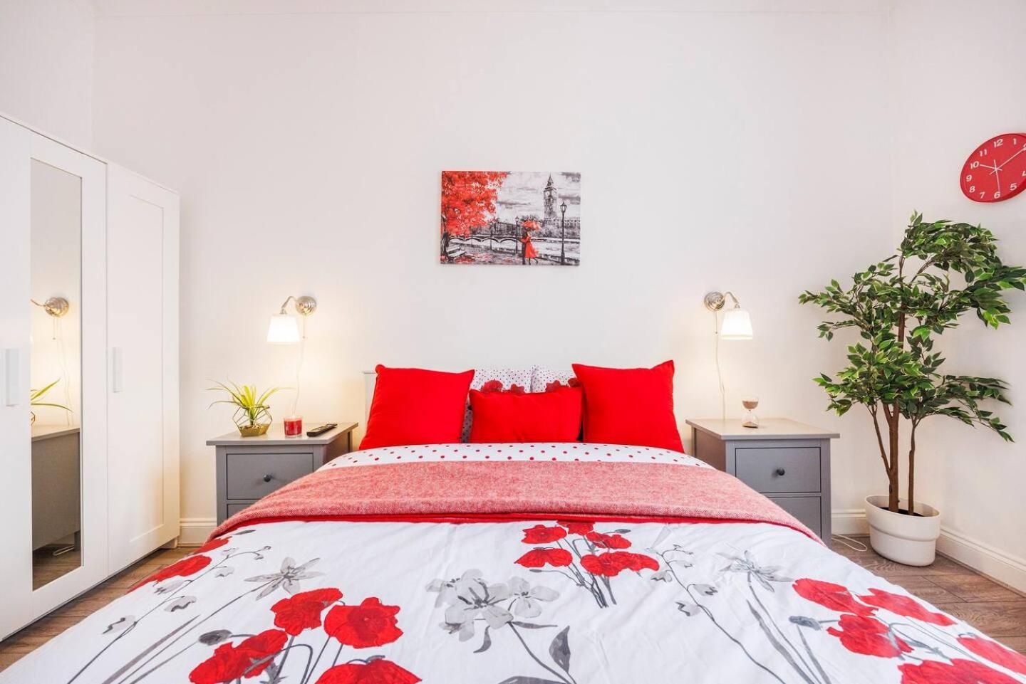 Kensington Charming And Bright Flat